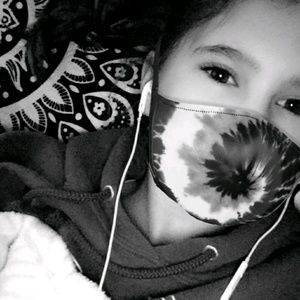 Meet your Posher, Chloe